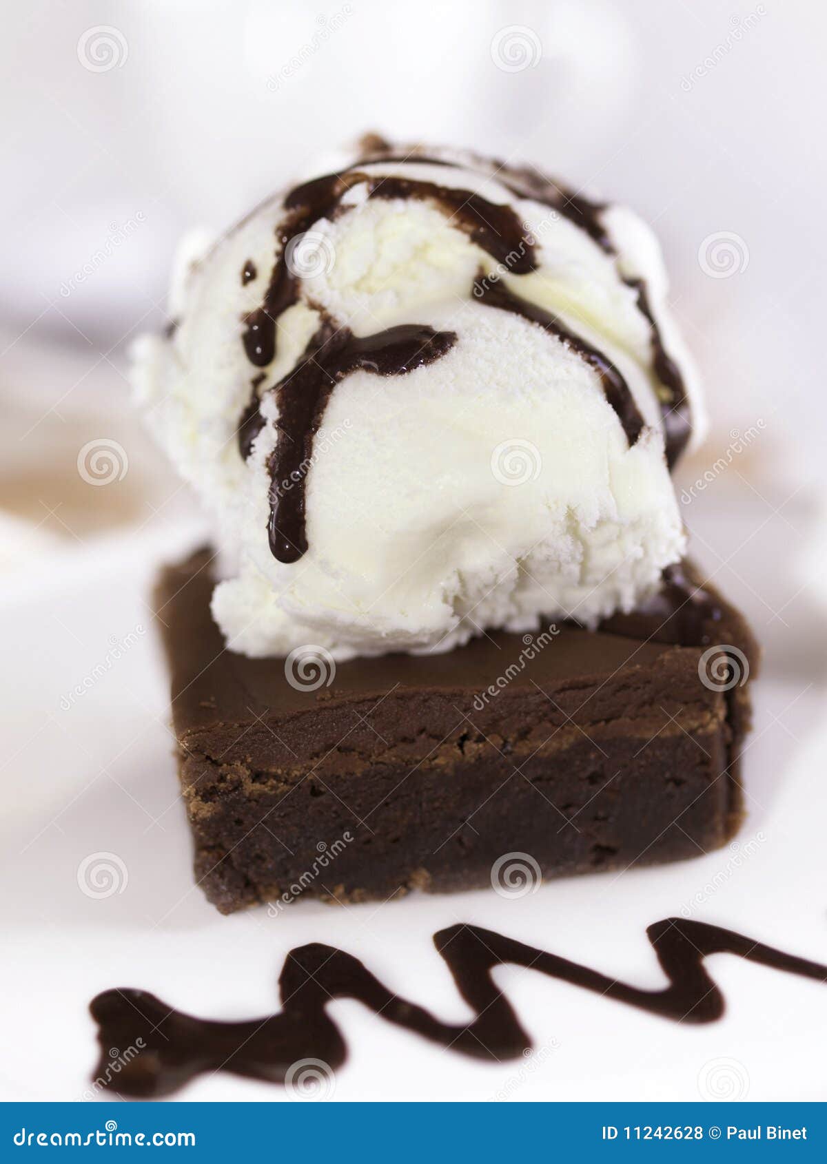 Brownie y helado foto de archivo. Imagen de placa, sabroso 11242628