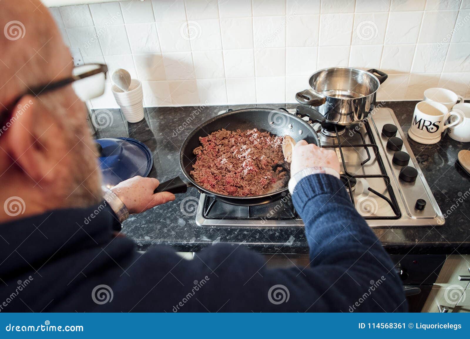 browning off the mince