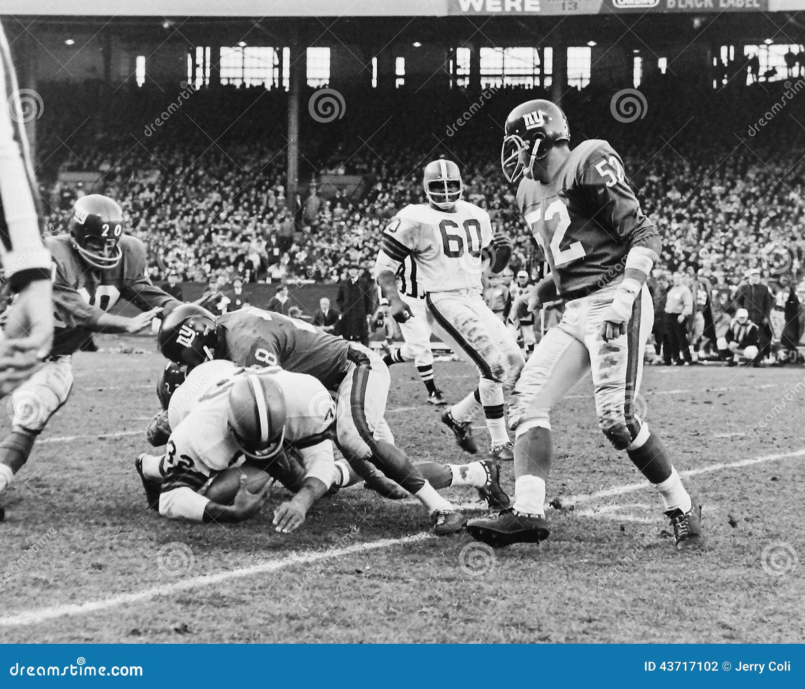 Browns Legend Jim Brown Getting Tackled by the NY Giants Editorial  Photography - Image of building, browns: 43717102