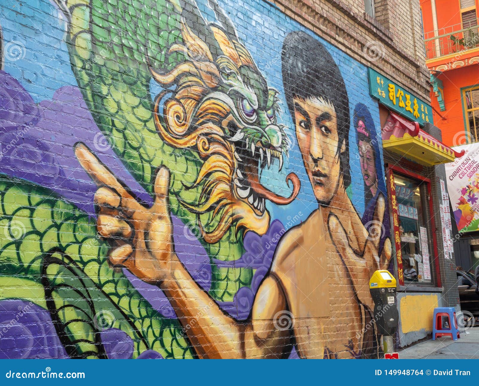 Bruce Lee Dragon Mural in Chinatown, San Francisco Editorial Stock Image -  Image of hongkong, famous: 149948764