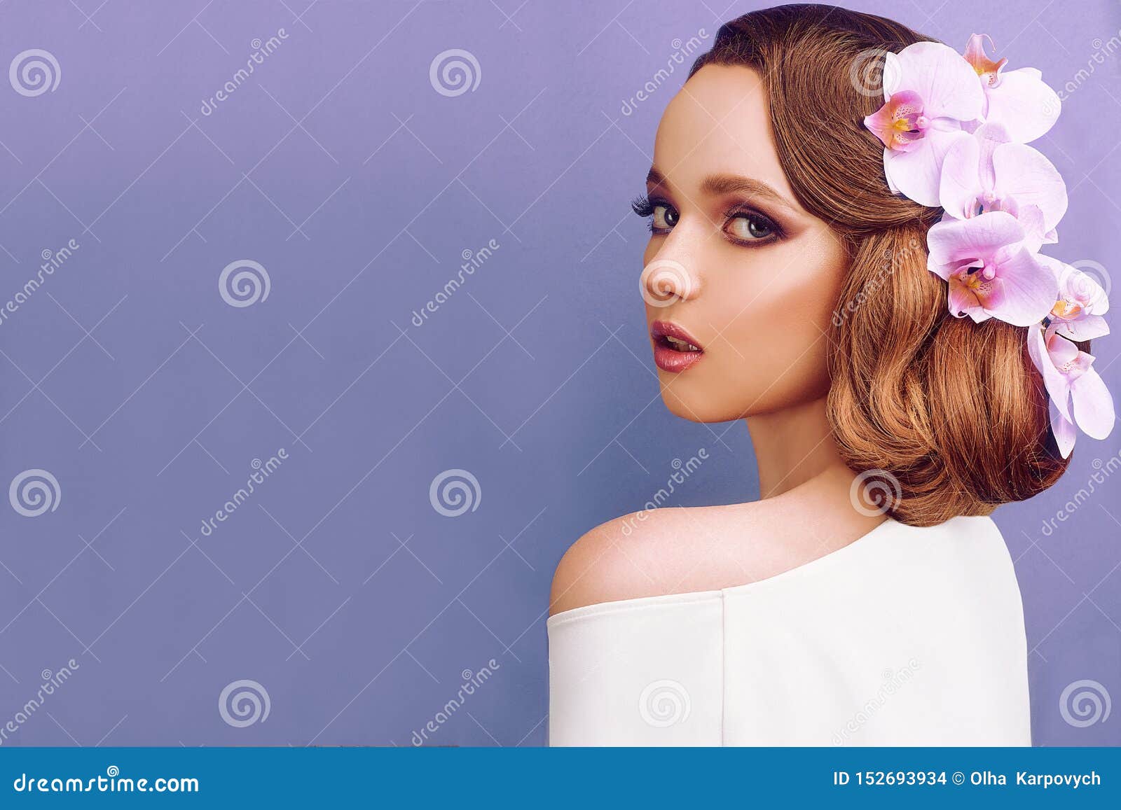 Brunette on a Blue Background. Girl with Professional Wedding Make-up and  Hairstyle. Beauty Salon Stock Photo - Image of femininity, bride: 152693934