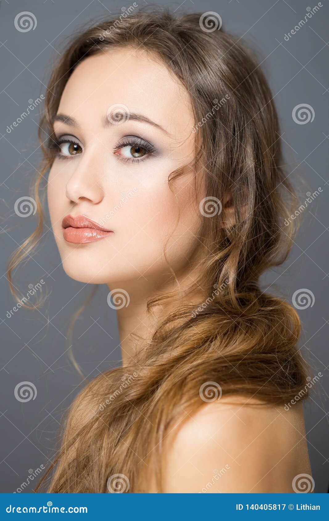 Brunette cosmetics beauty stock image. Image of girl - 140405817