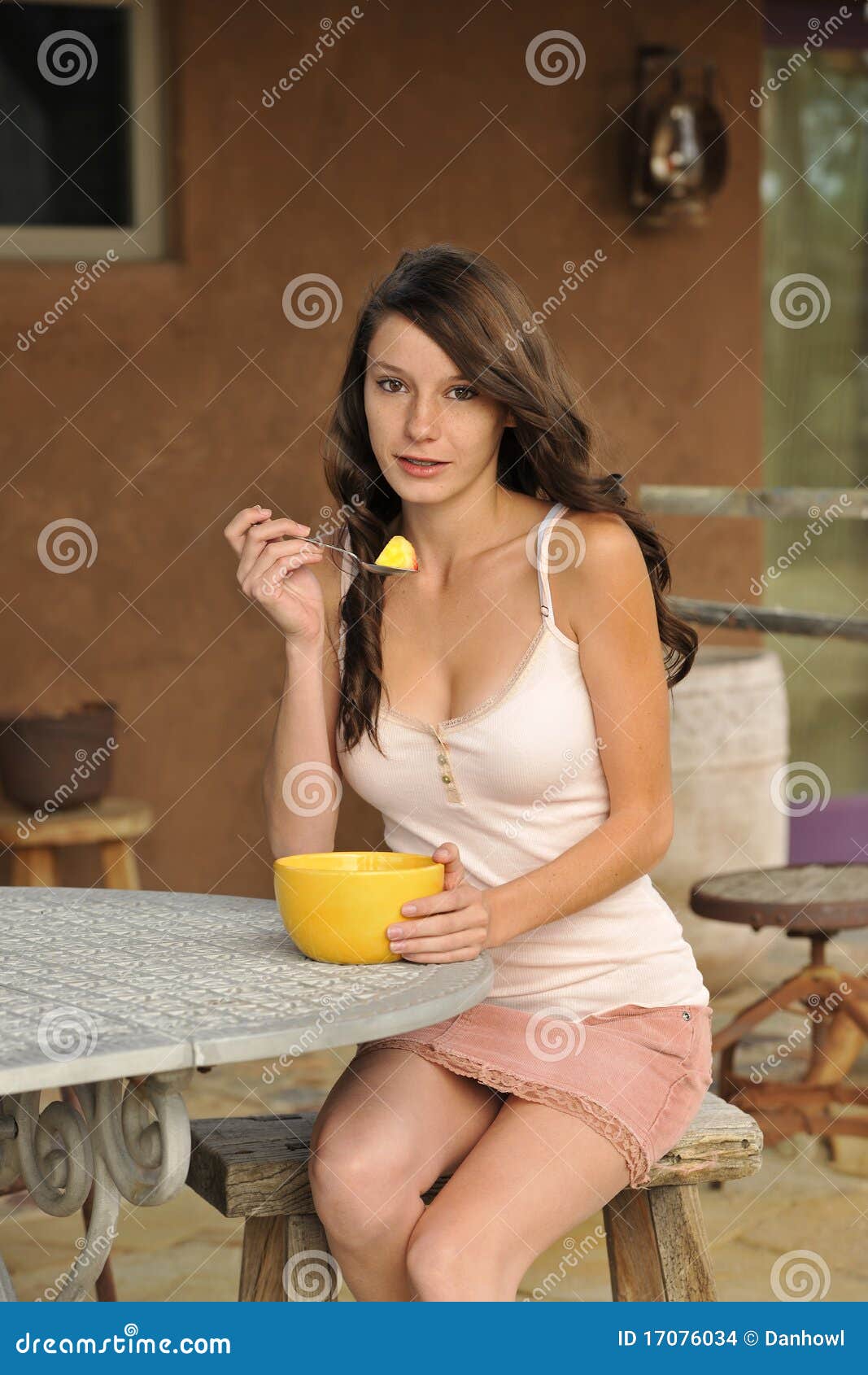 brunette-teen brunette-teen