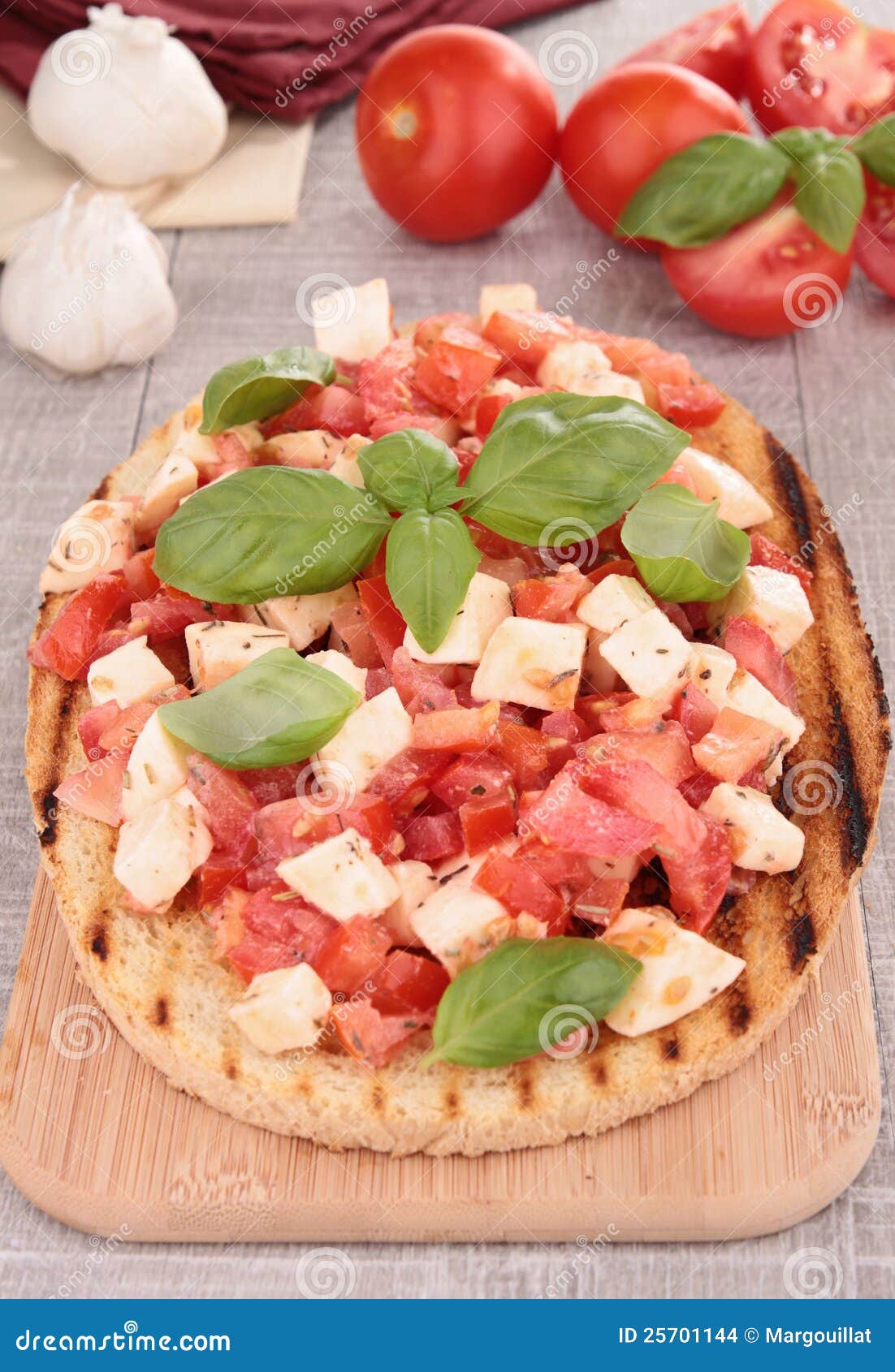 Bruschetta fotografia stock. Immagine di bordo, colazione - 25701144