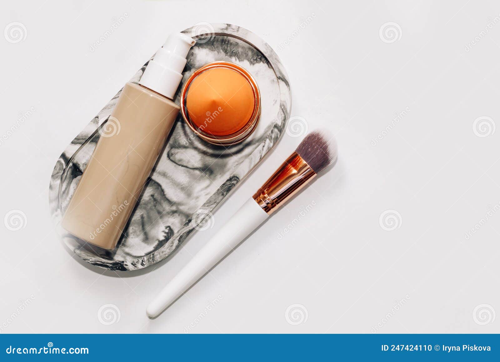 Brush and Sponge Applicator and Foundation for Decorative Marble Stand