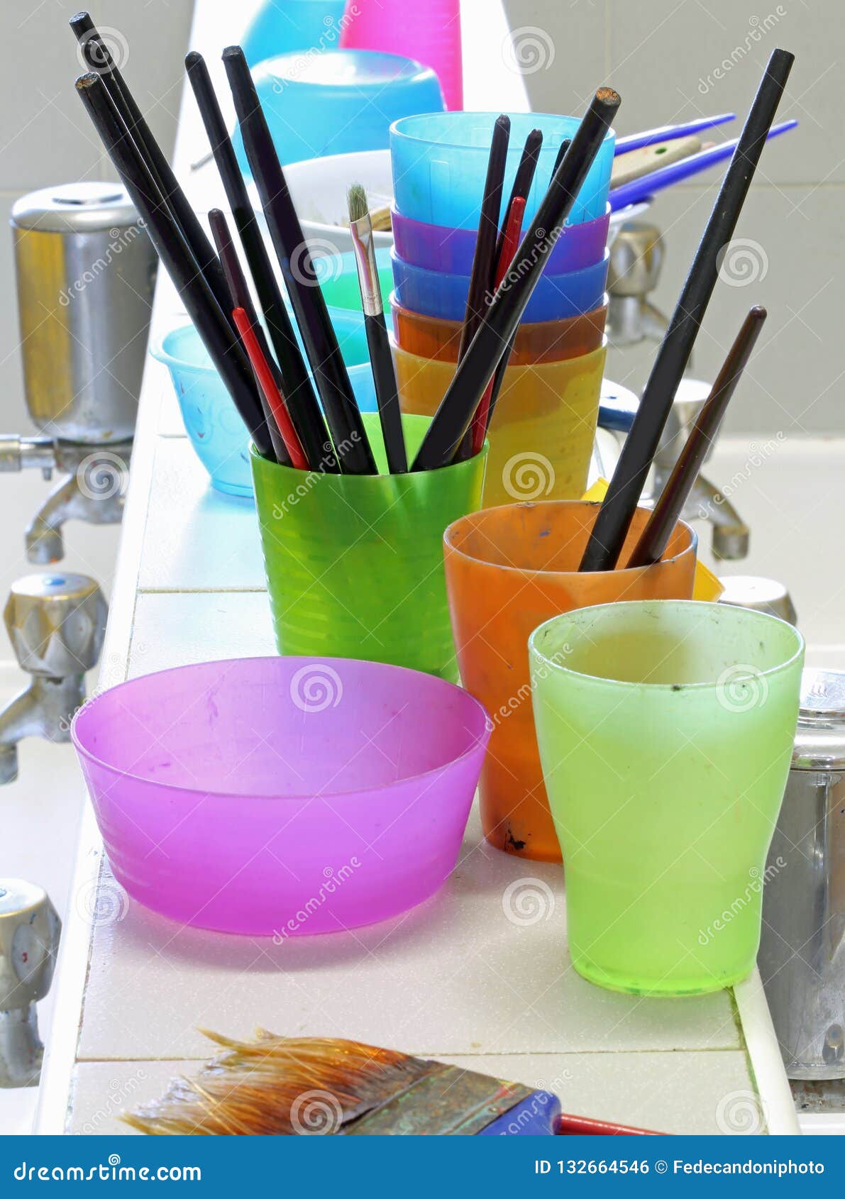 brushes to wash after the lession of teaching painting technique