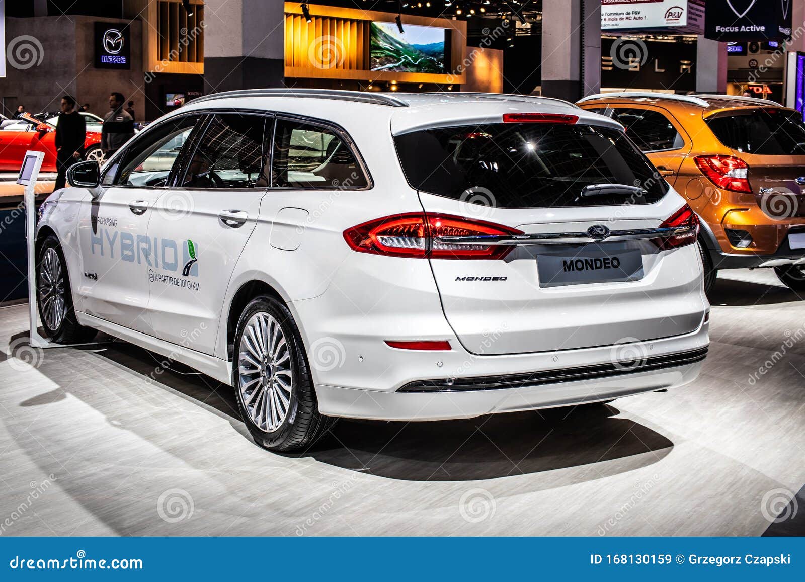Gedetailleerd ontslaan emmer White Ford Mondeo Station Wagon Hybrid, Brussels Motor Show, 4th Gen, Mk5,  Large Family Car Produced by Ford Motor Company Editorial Stock Image -  Image of concept, family: 168130159