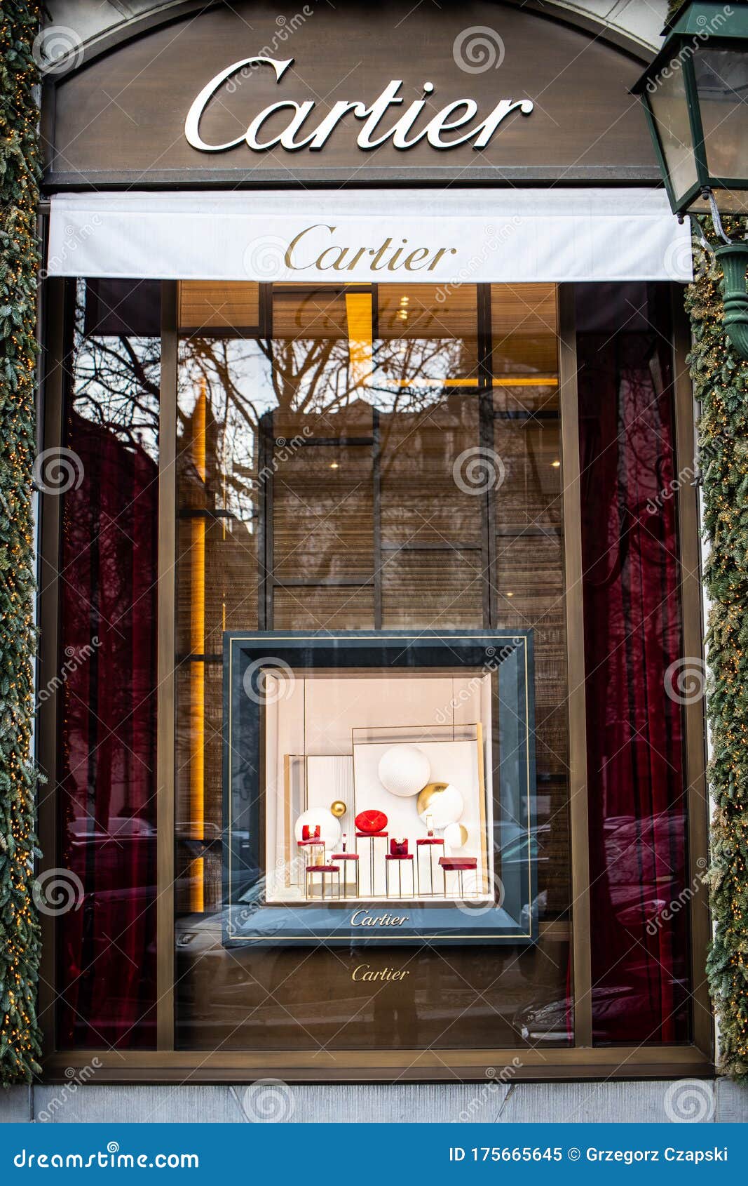 Cartier Jewelry Store, Window Shop 