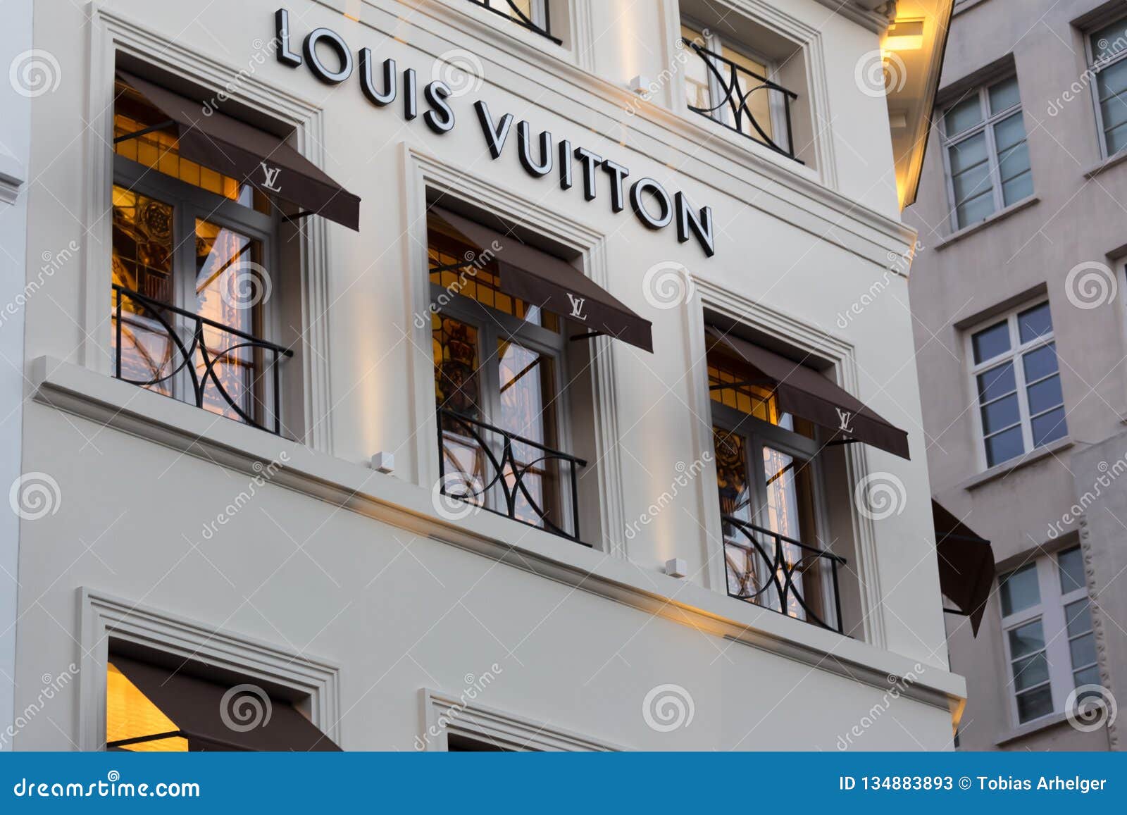 Brussels, Brussels/belgium - 13 12 18: Louis Vuitton Store Sign In Brussels Belgium Editorial ...