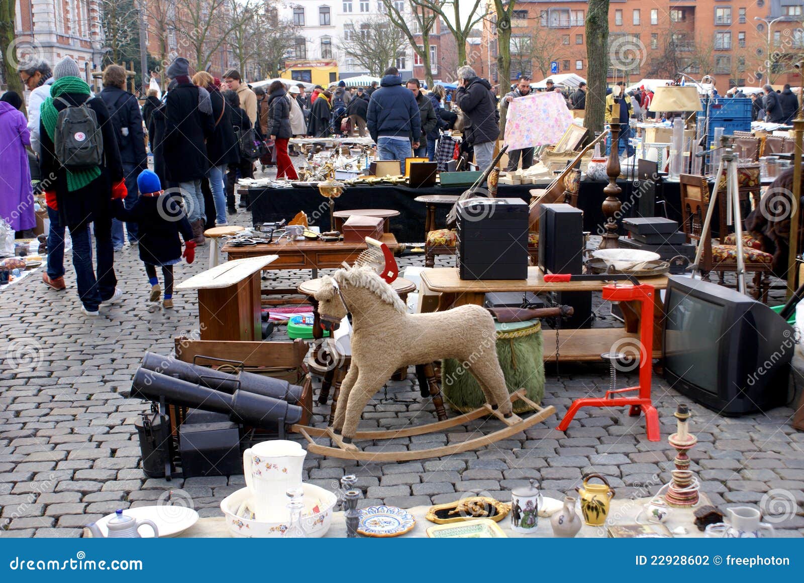 Brussels flea market editorial photography. Image of plazza 22928602