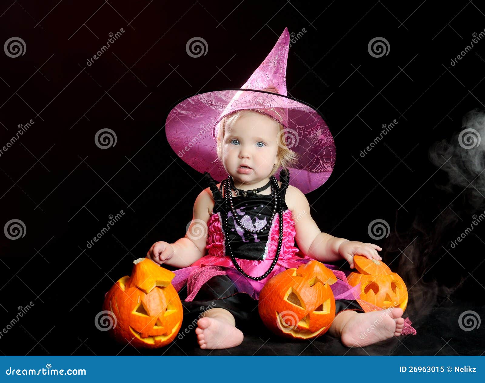 Foto de Bruxa De Halloween Engraçada Feita De Feltro e mais fotos de stock  de Bruxa - Criatura Mítica - Bruxa - Criatura Mítica, Dia das Bruxas, Arte  - iStock