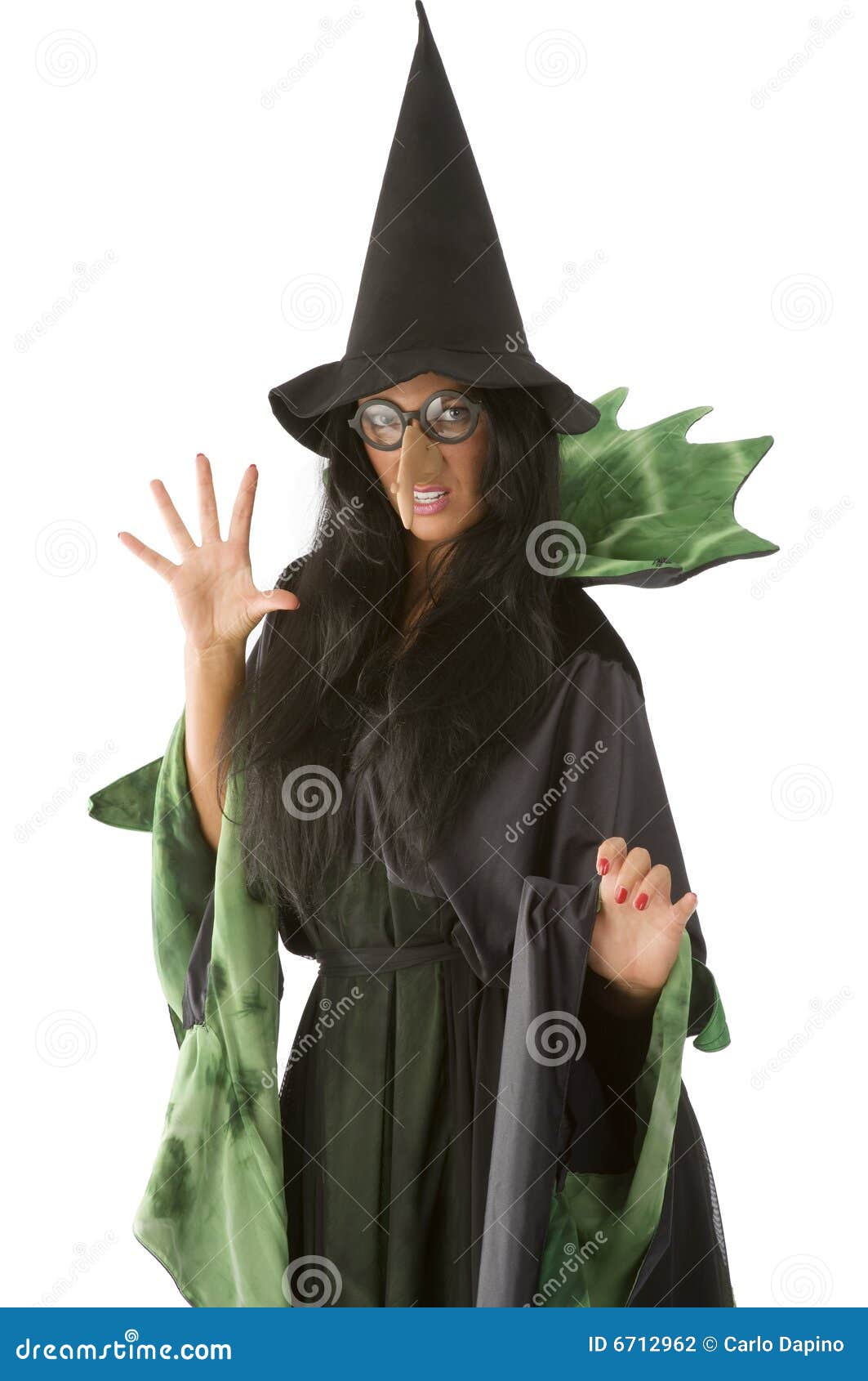 Halloween. Retrato De Uma Bruxa Velha Feia Que Está Com Sua Equipe