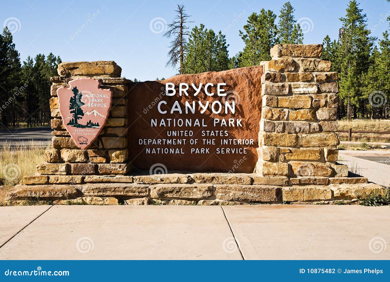 bryce canyon national park entrance sign