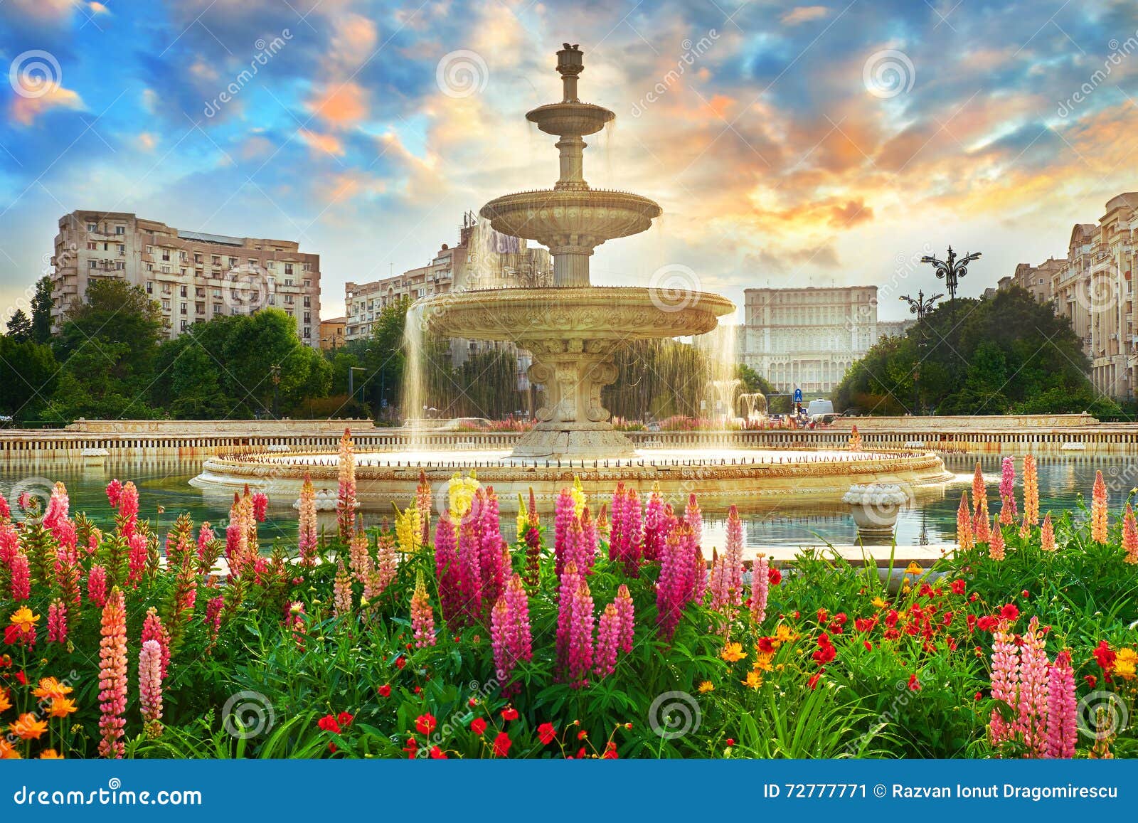 bucharest. bucuresti piata unirii