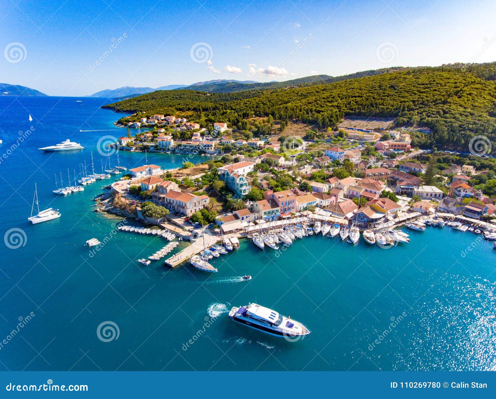 Bucht Fiskardo Cephalonia Cephalonia-Insel ist ein sehr populäres Reiseziel für Touristen in Griechenland im Sommer und ist alias Kefalonia-Insel