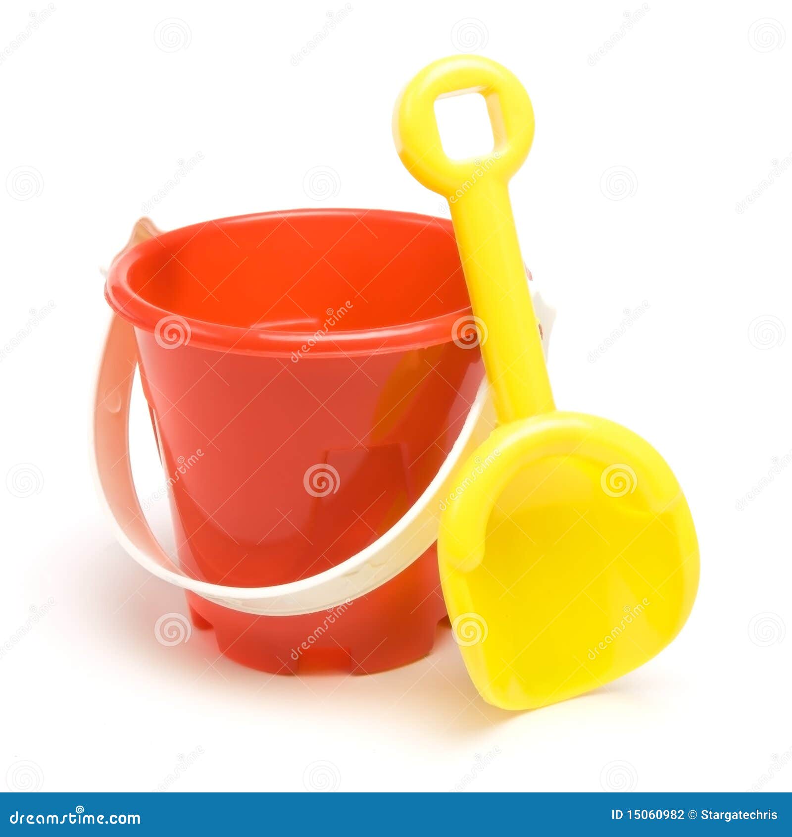 travel bucket and spade