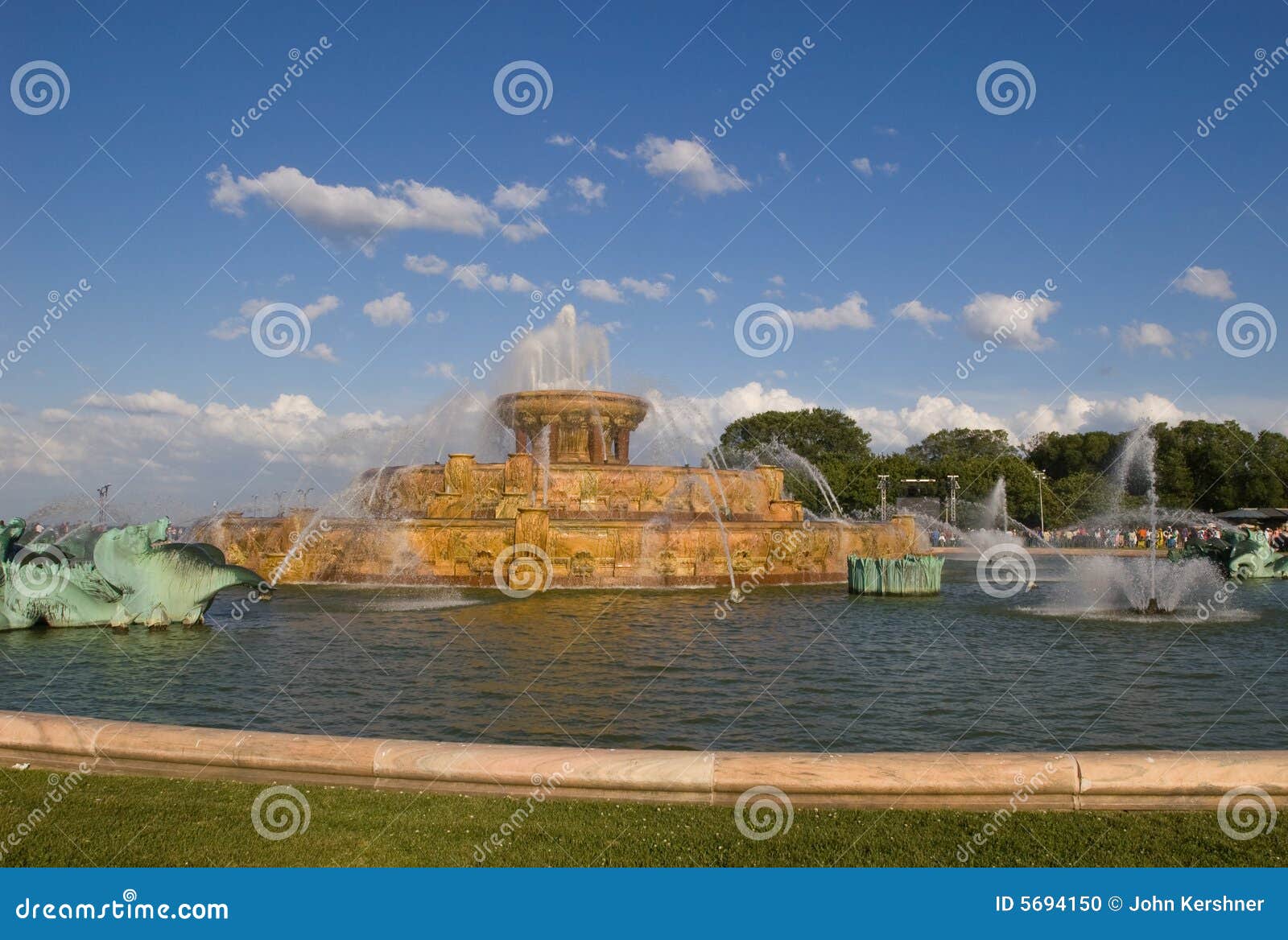 Buckingham Fountain Picture. Image 5694150
