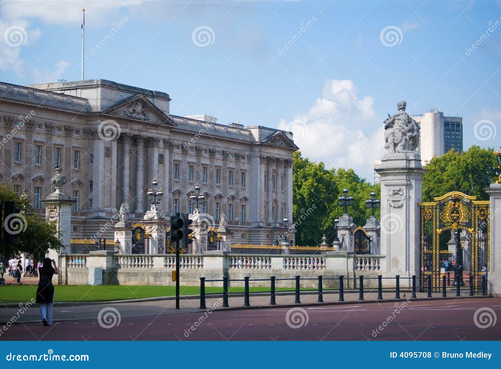 Buckingham Palace stock photo. Image of people, europe - 4095708