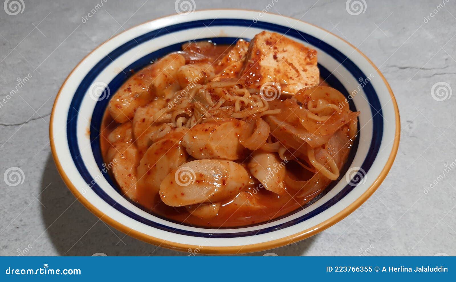 budae jjigae is korean army style soup