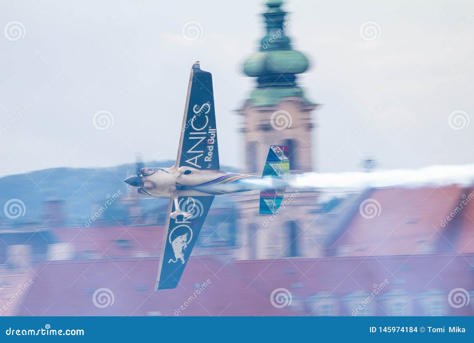 slim komplikationer Oswald Red Bull Air Race World Championship 2018 Editorial Stock Image - Image of  aerobatic, bull: 145974184