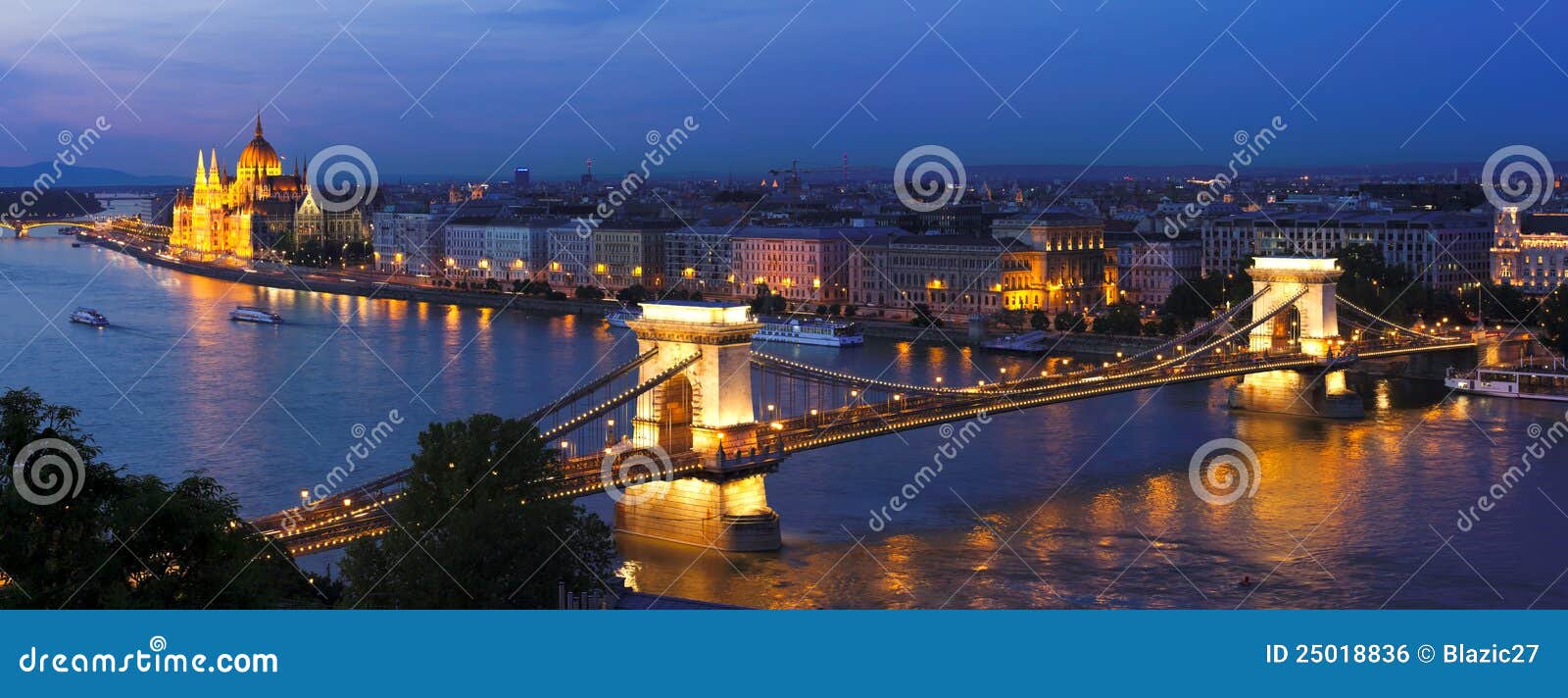 Budapest wieczór. Budapest łańcuszkowy most z parlamentem w tle wysoka rozdzielczość