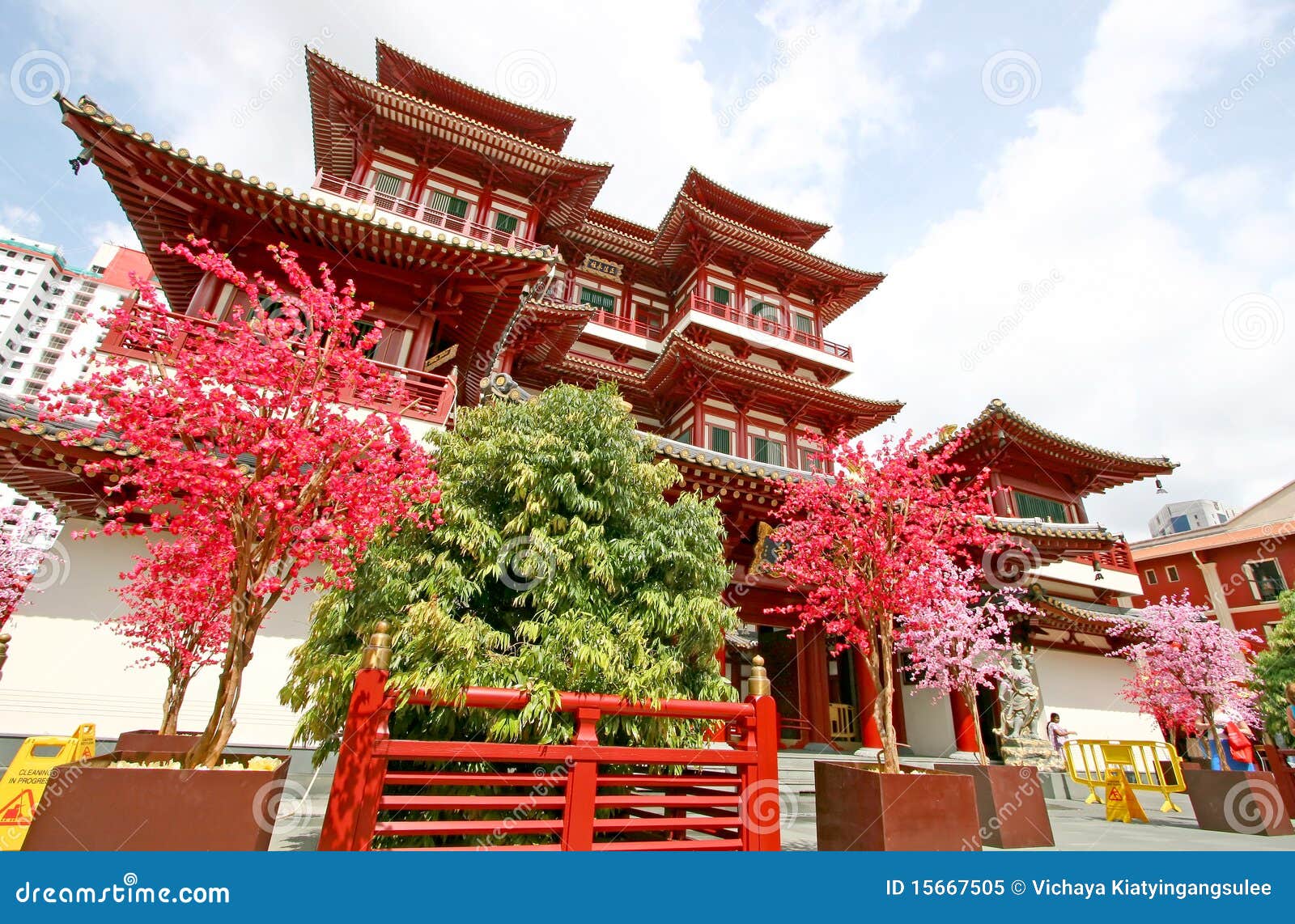 buddha tooth relic temple in singapore