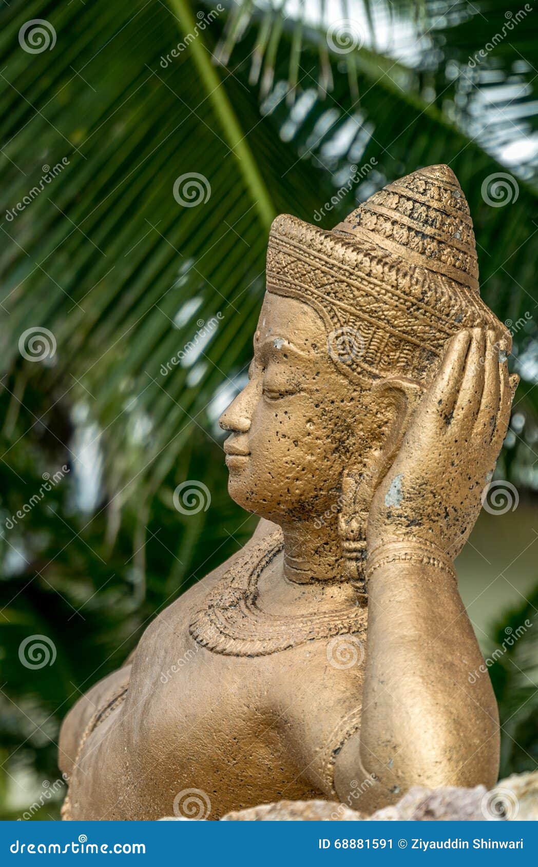 Buddhist statues in Lamai stock image. Image of buddhism 68881591