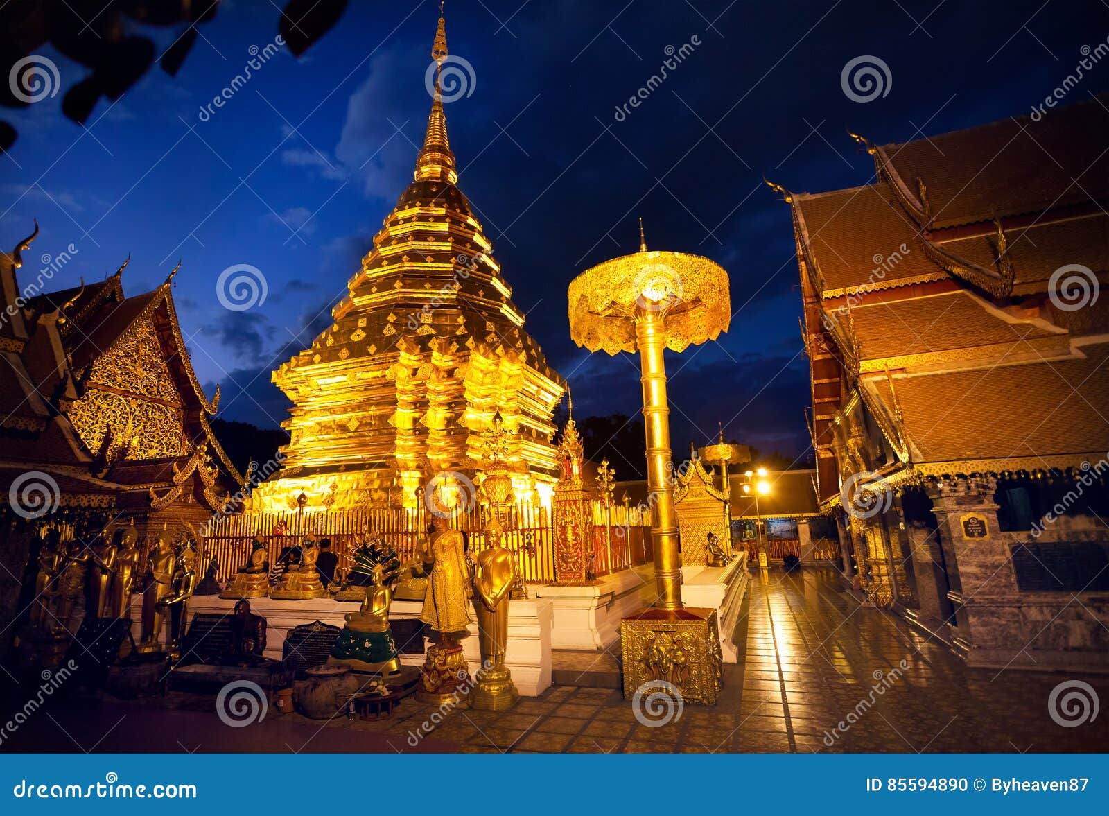 buddhist temple at night sky in thailand