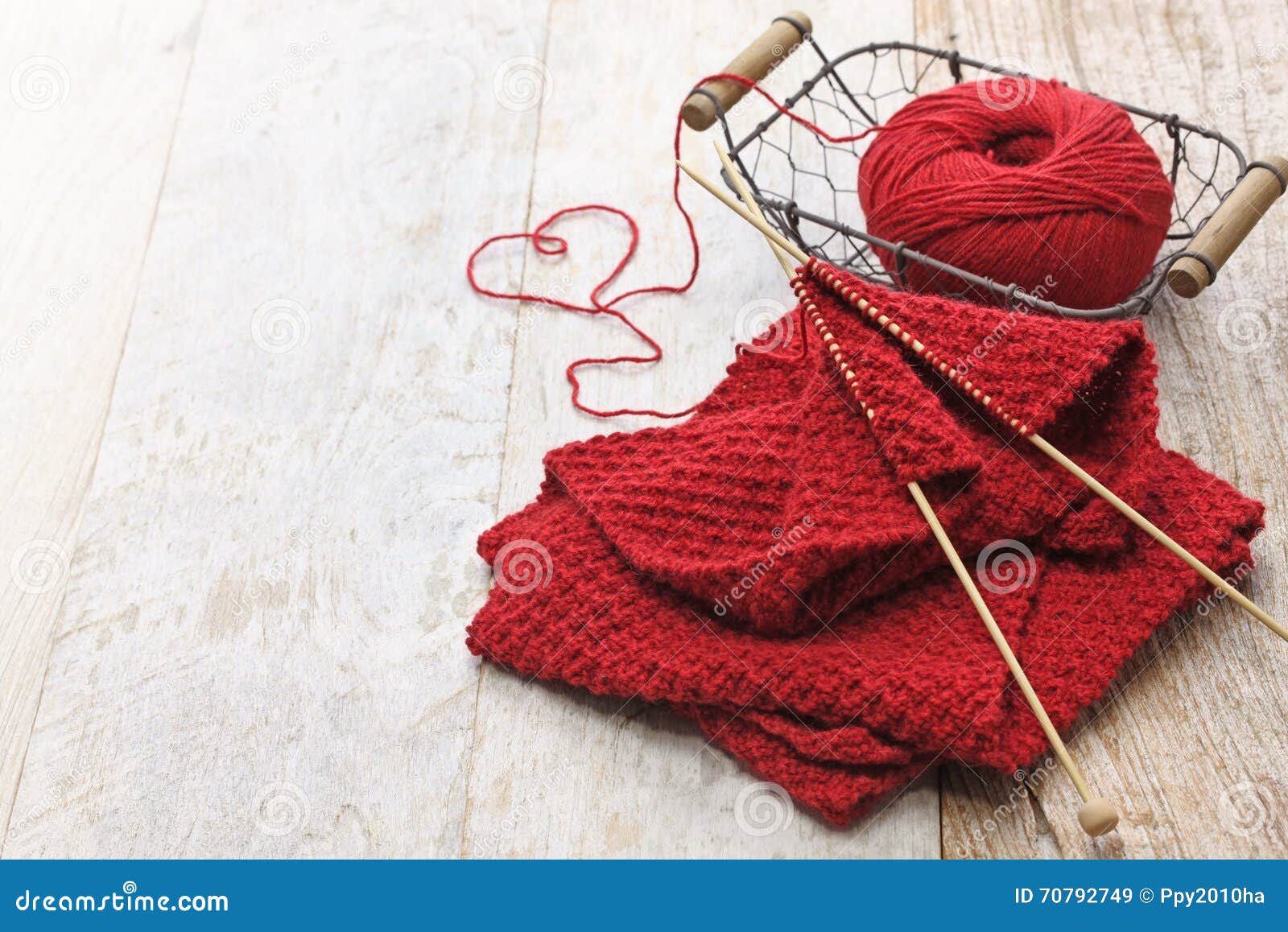 bufanda con las manos