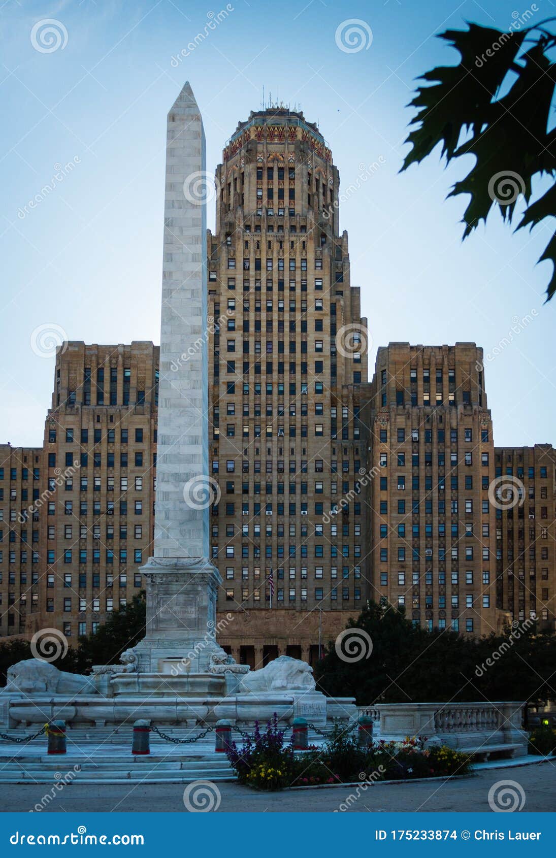 Buffalo Hall Art Decor Building with Monument and Leaves in Downtown Buffalo Stock Photo - of american, county: