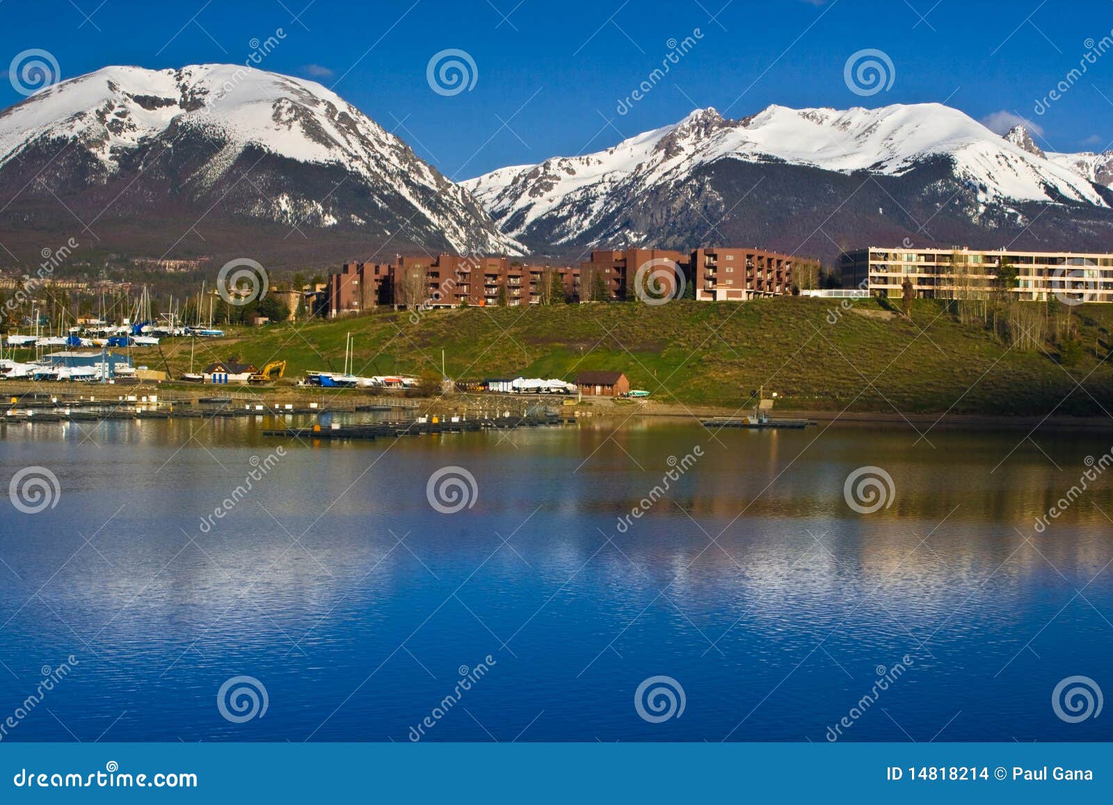 bagværk pølse job Buffalo Mountain and Red Peak from Lake Dillon Stock Photo - Image of  water, colorado: 14818214