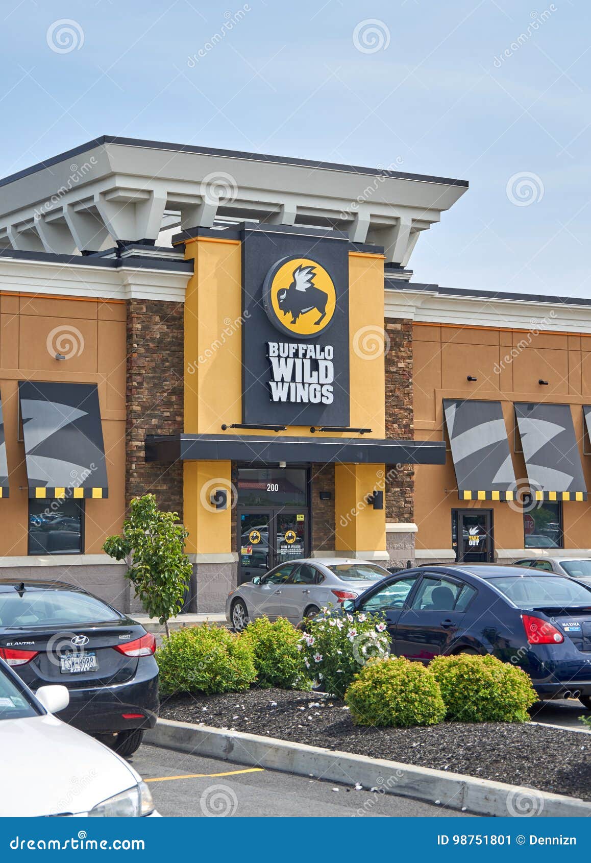 Reparation mulig mager Byttehandel Buffalo Wild Wings Restaurant and Logo. Editorial Photo - Image of symbol,  mark: 98751801