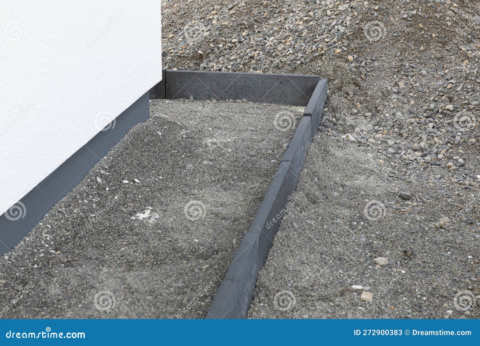 build a splash guard strip on a house