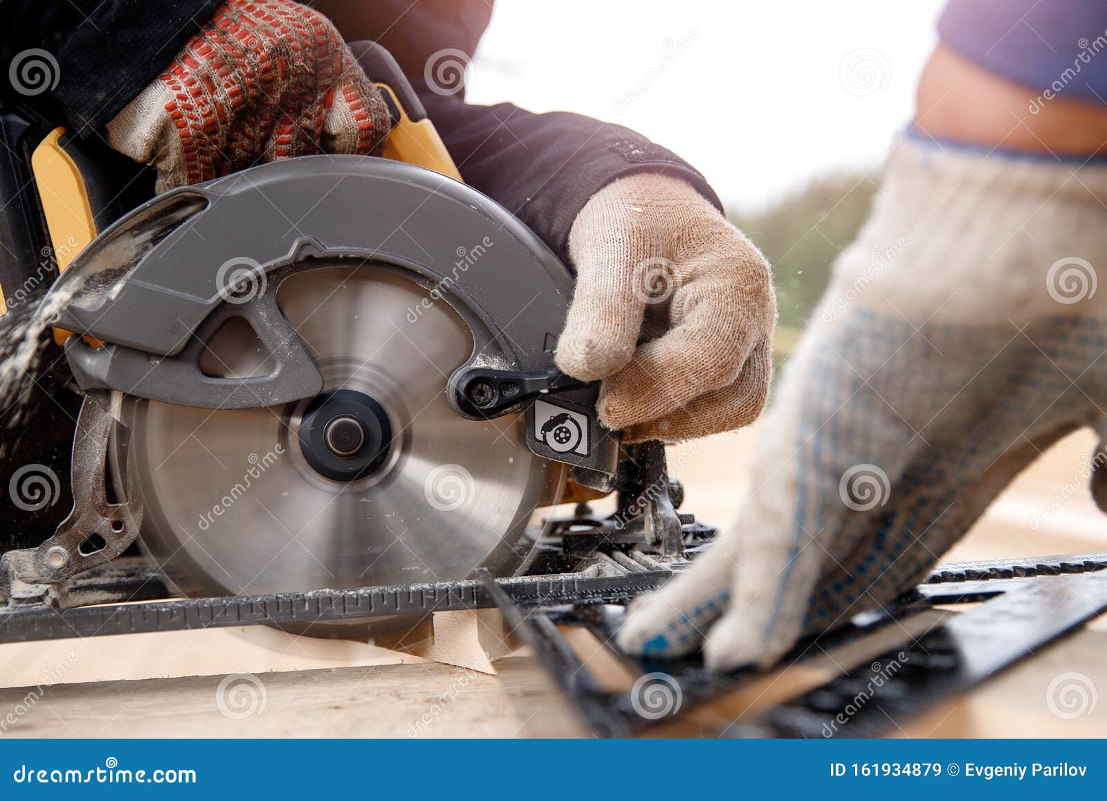 Builder Uses Portable Circular Saw Tool To Cut Wood Stock Image Image