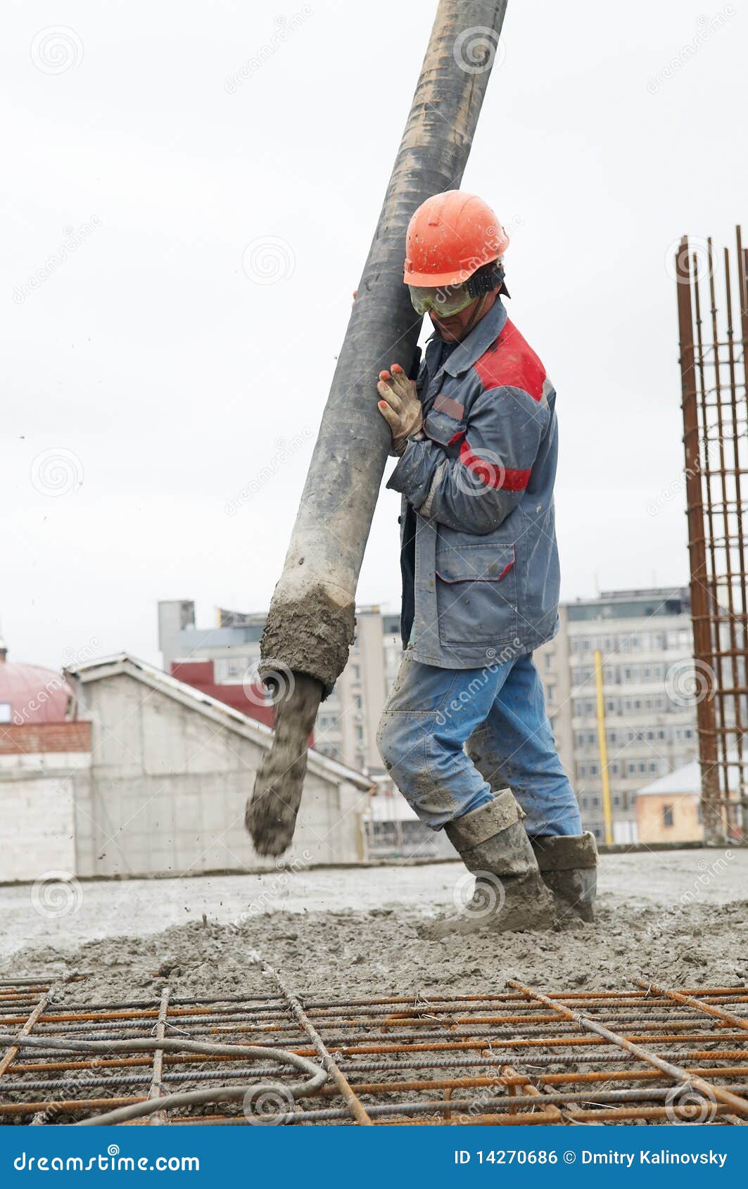 Builder Worker Pouring Concrete Stock Photo - Image of aiming, helmet