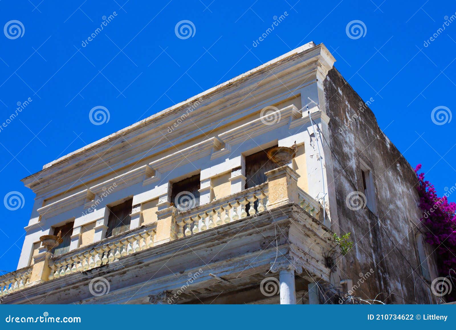 building in disrepair with typical caribbean architecture