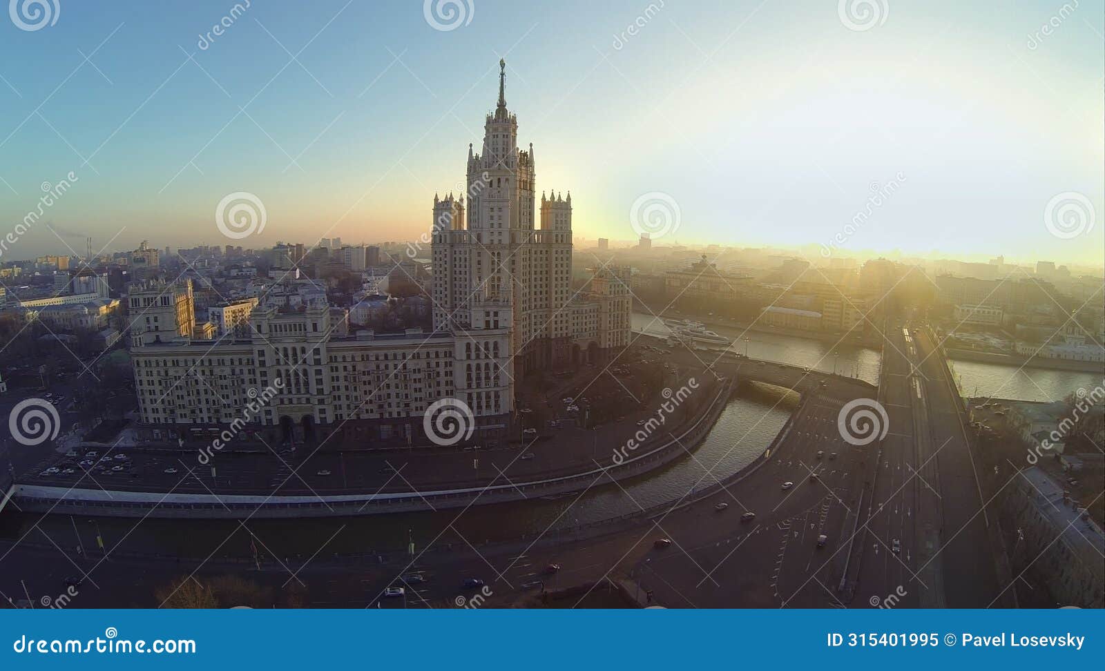 building on kotelnicheskaya embankment and yauza