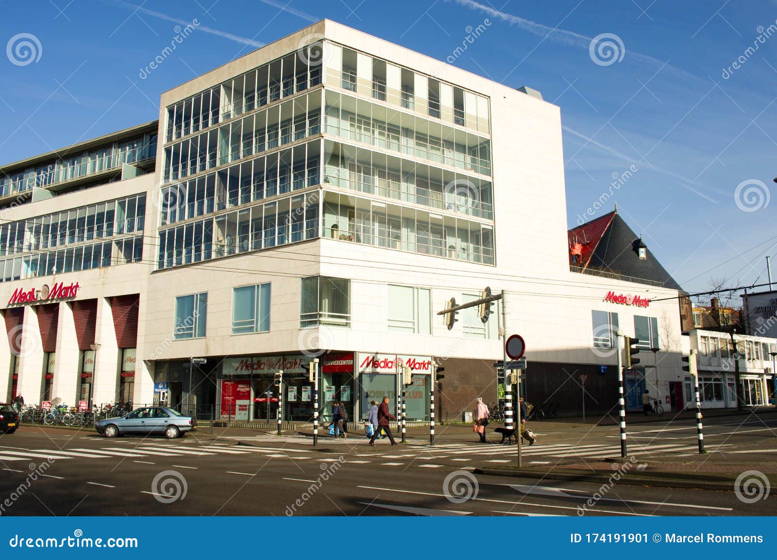 werkloosheid Nog steeds Meesterschap Building of Media Markt. in Arnhem Editorial Photo - Image of firm,  mediamarkt: 174191901