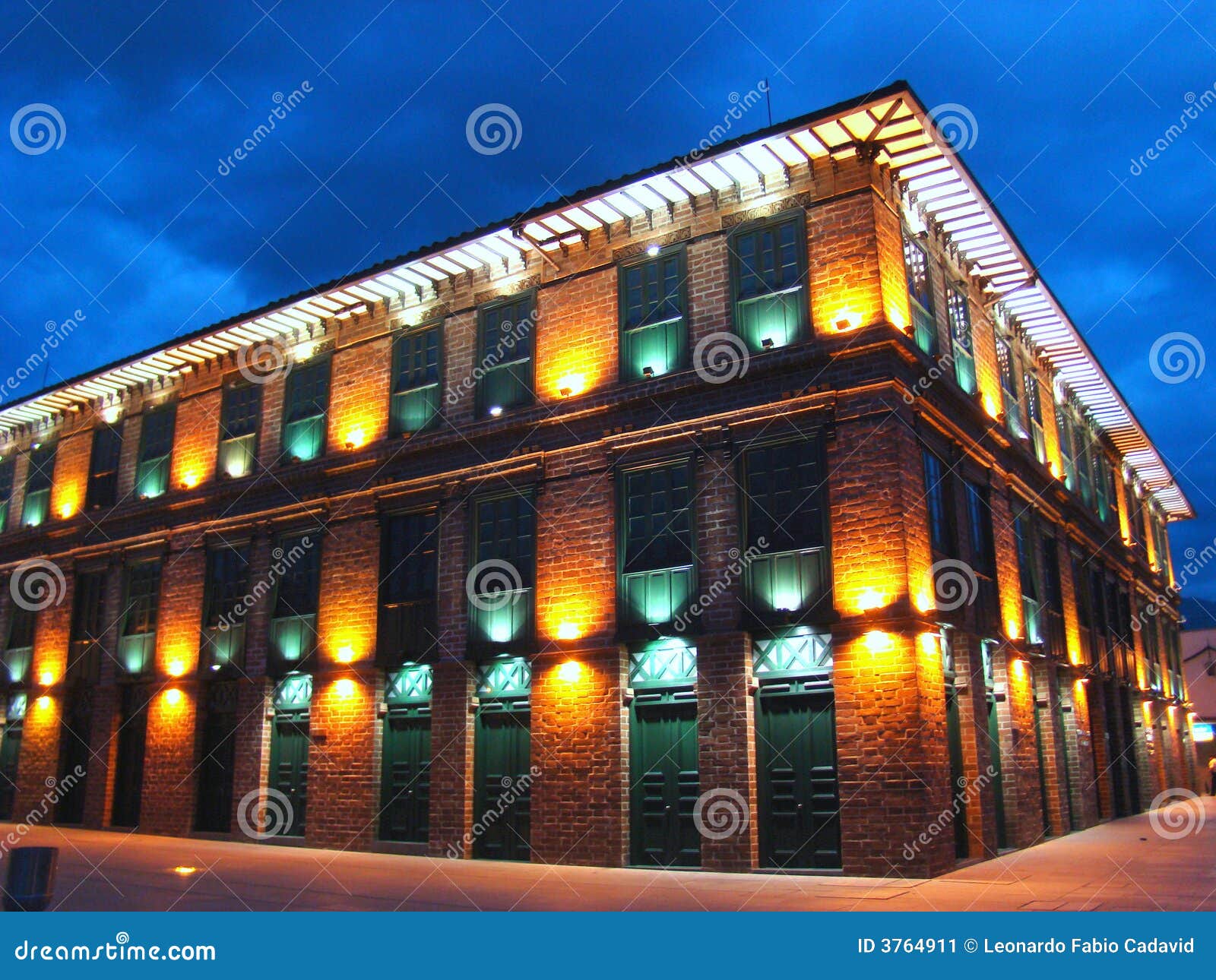 building vazquez de recovered medellin