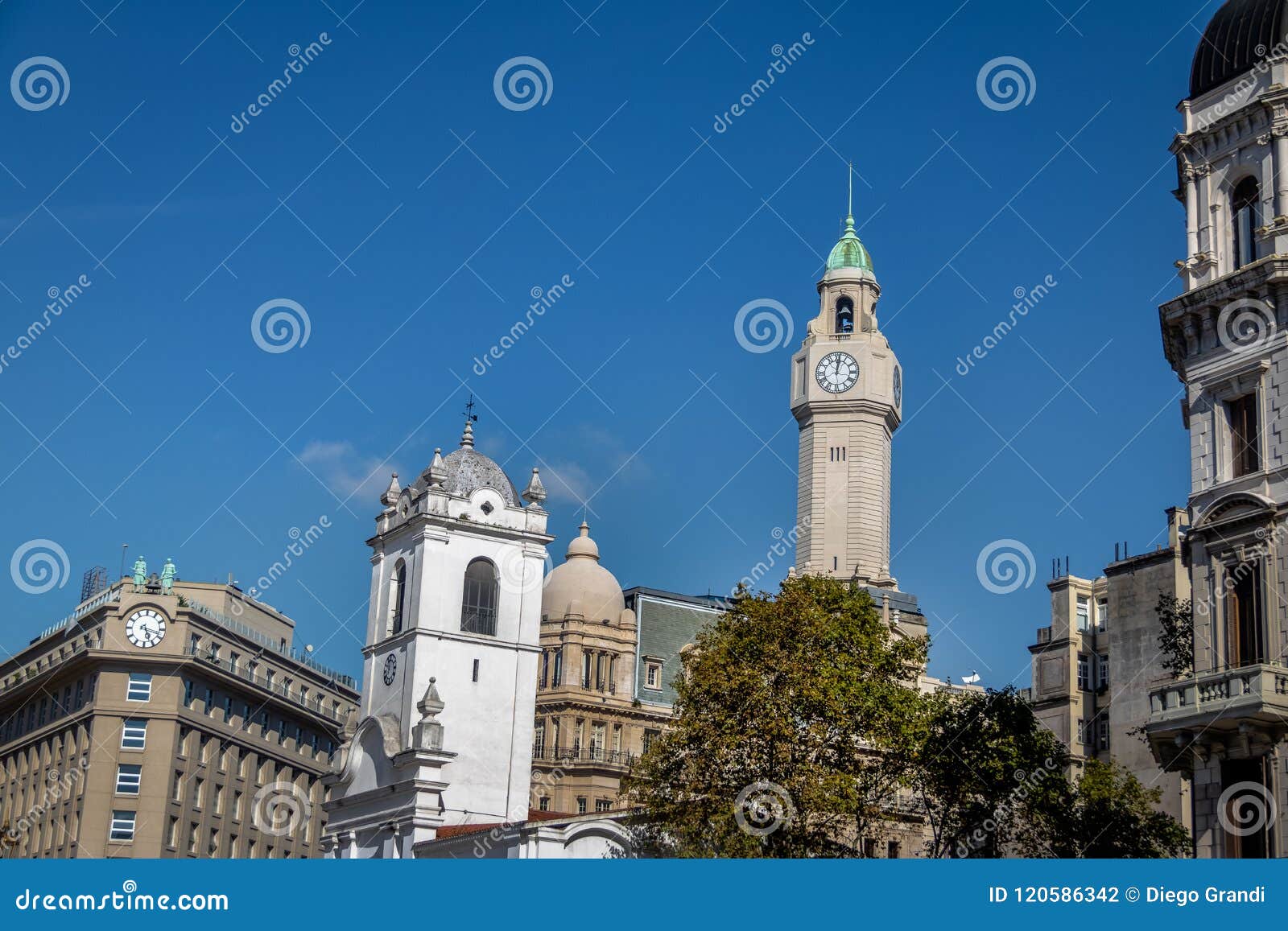 buildings in downtown buenos aires near plaza de mayo - buenos aires, argentina