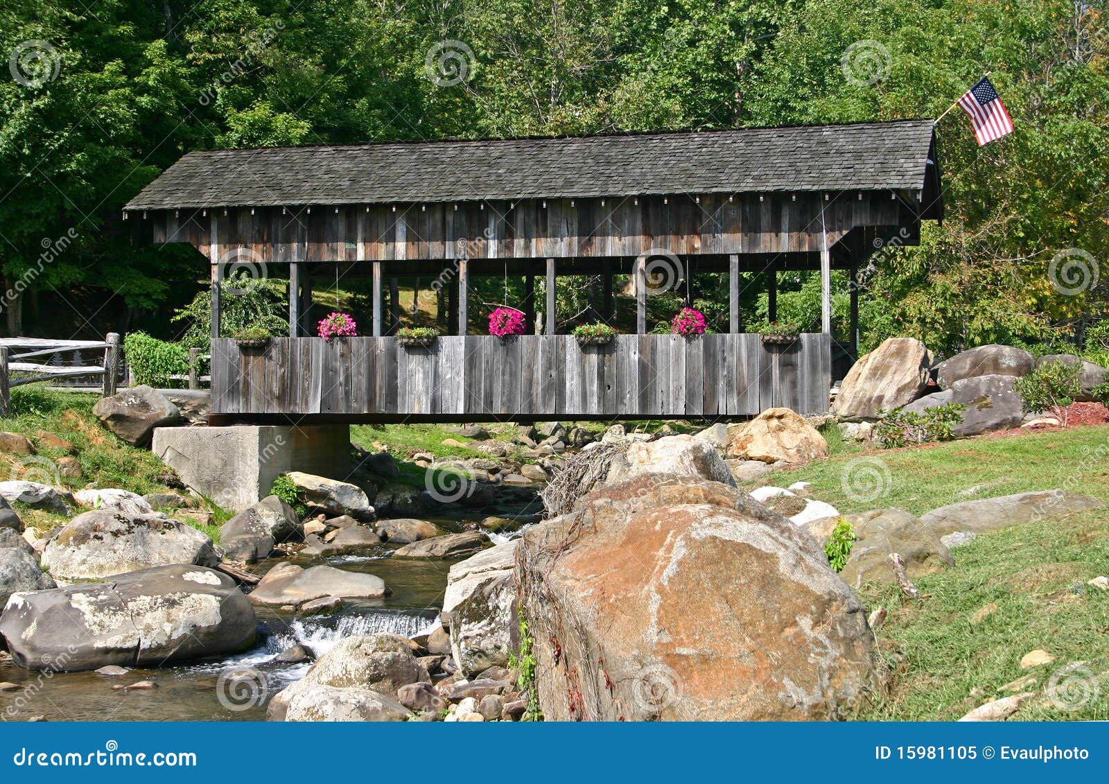 Buladean Covered Bridge stock image. Image of road, water 15981105