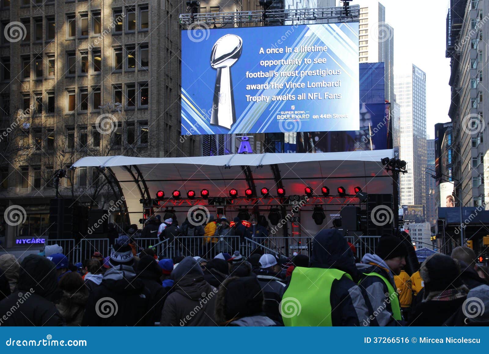 Bulevar do Super Bowl. Atividades no Times Square Manhattan, na preparação do 30 de janeiro de 2014 tomado 48th Super Bowl imagem