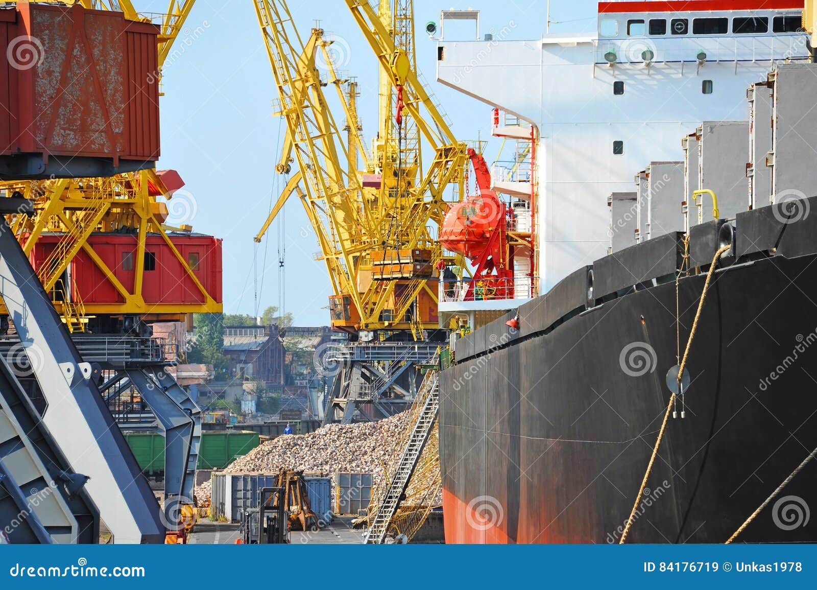 Bulk Cargo Ship Under Port Crane Stock Image Image of pier