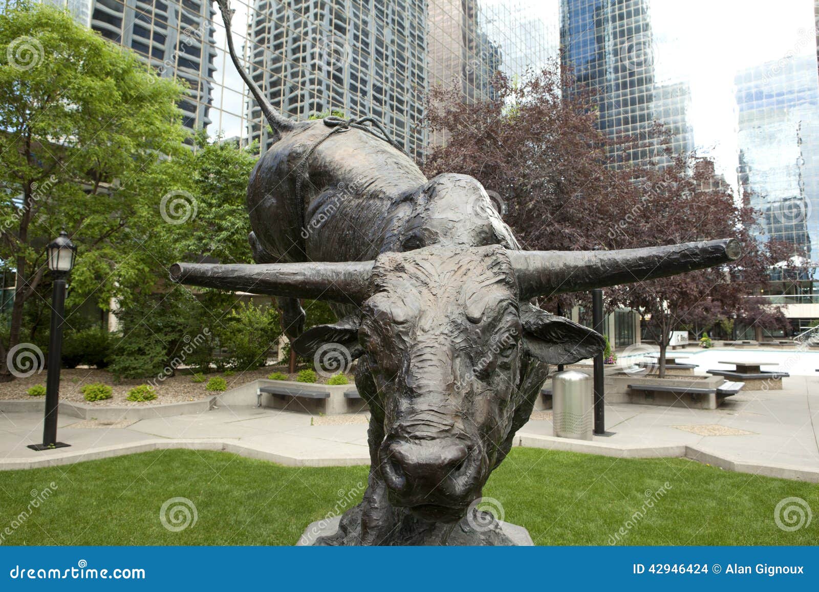 A bull statue in Calgary editorial stock image. Image of summer 42946424