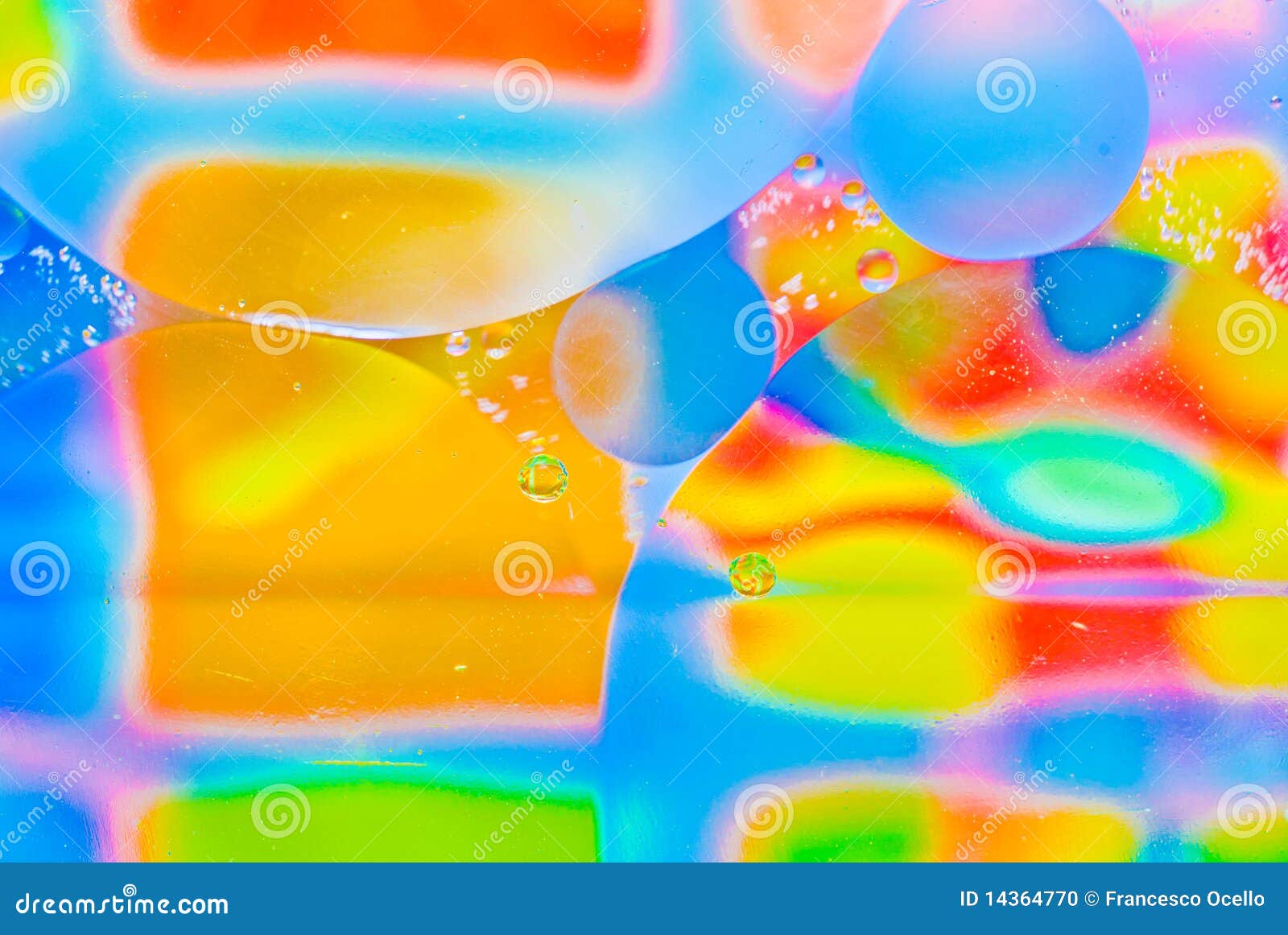 Bulles colorées abstraites. Le bel abstrait multicolore bouillonne fond