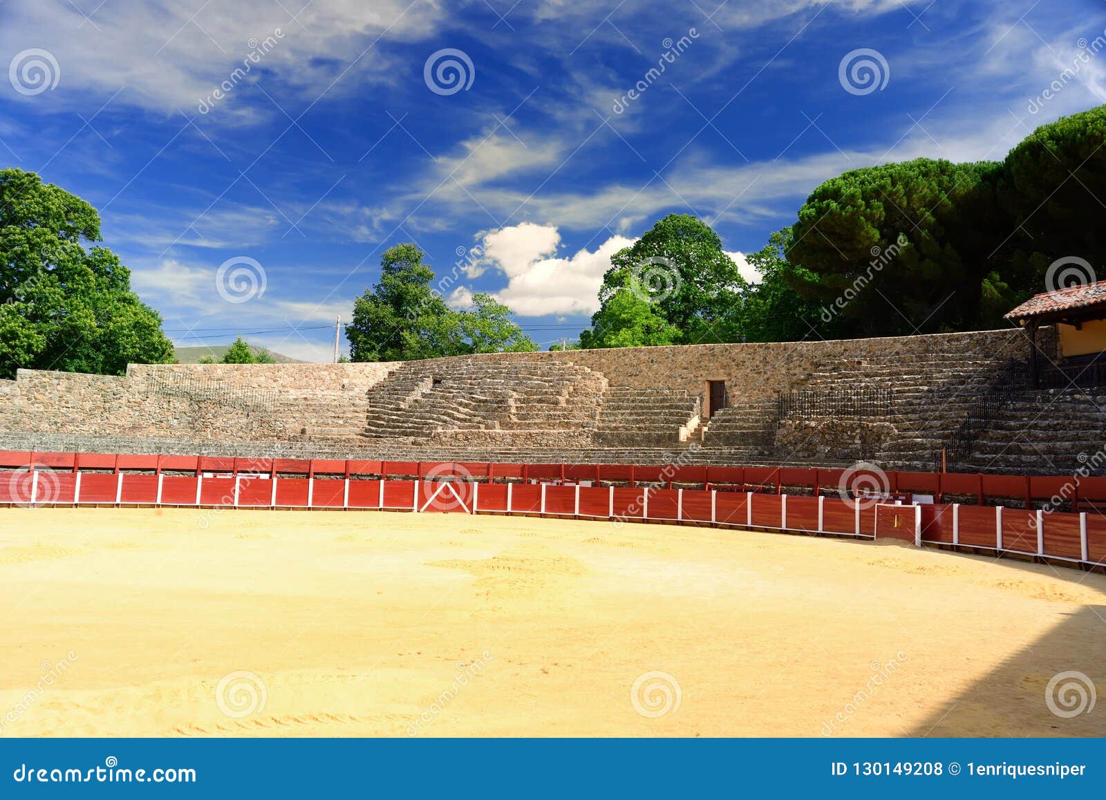 oldest bullfight ring in spain