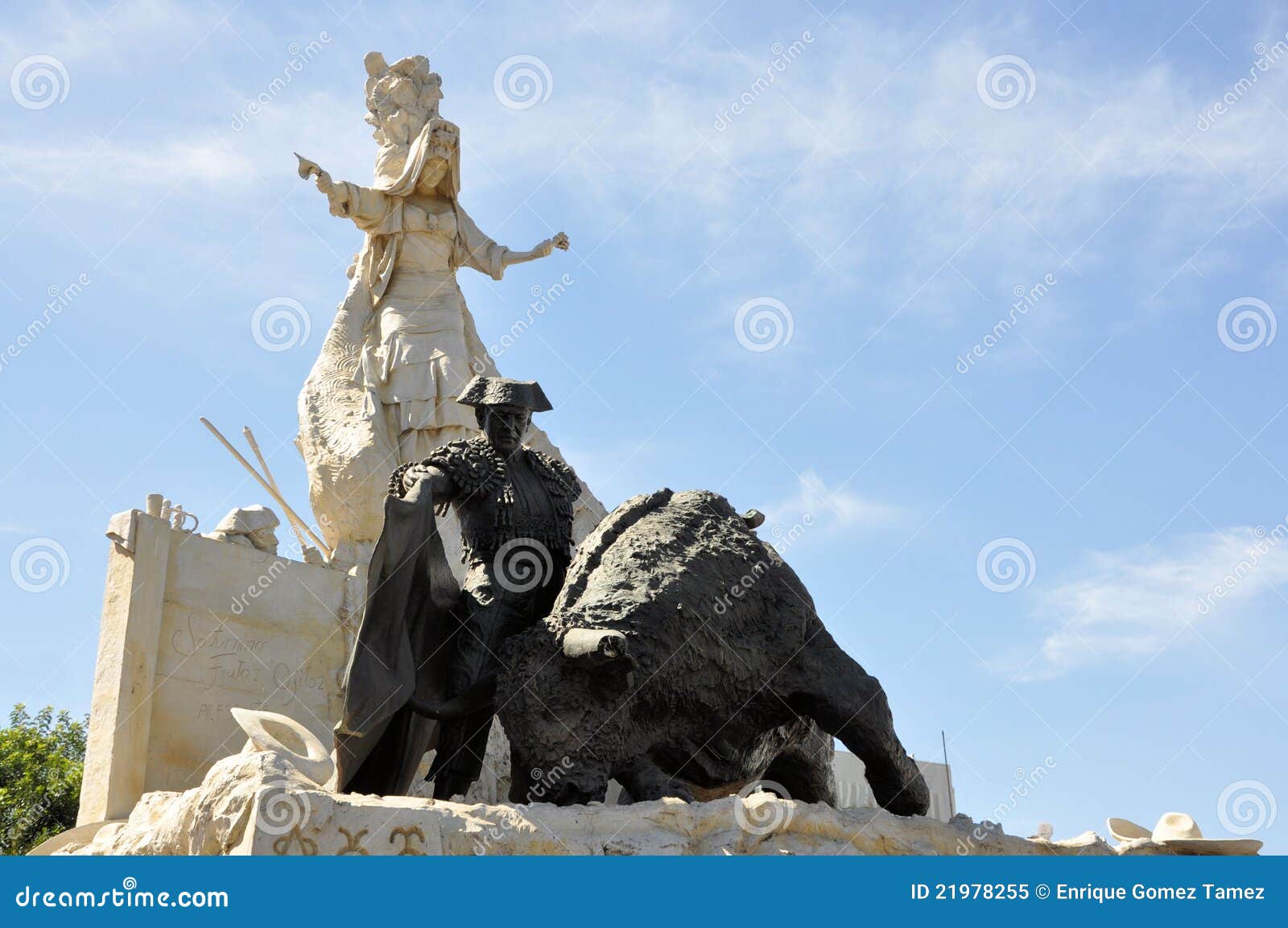 bullfight statue