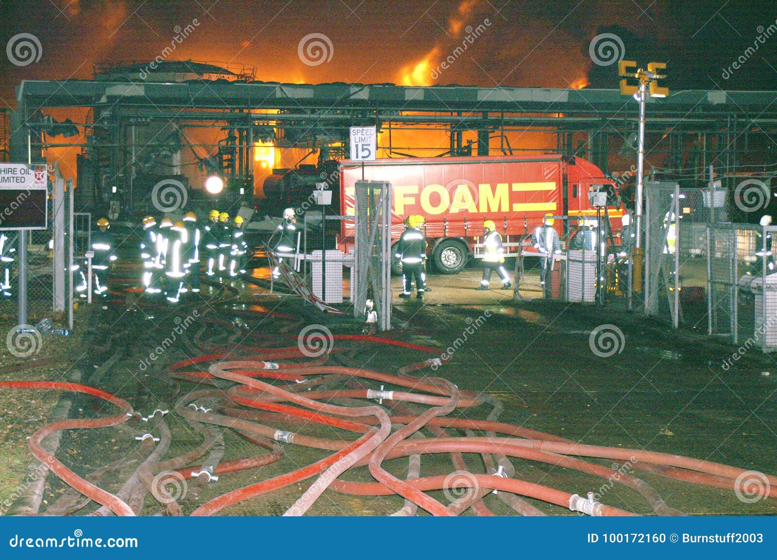 Buncefeld Fuel depot fire editorial image. Image of fighter 100172160
