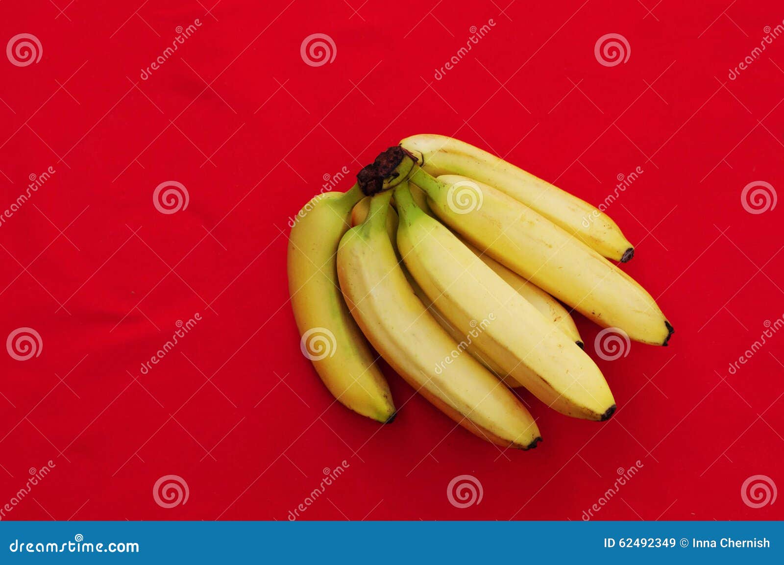 Bunch of Bananas on Red Background. Fresh Organic Banana, Fresh Bananas on  Kitchen Table Stock Image - Image of bkack, container: 62492349