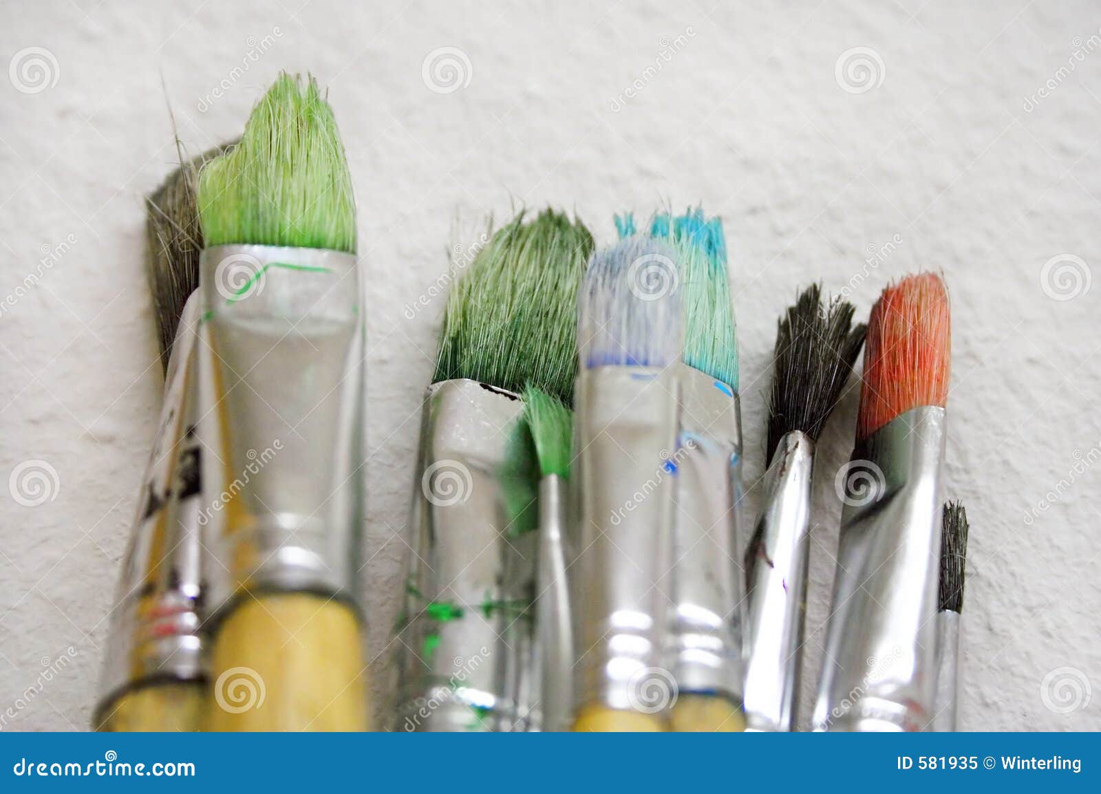 bunch of paint brushes bunch of paint brushes